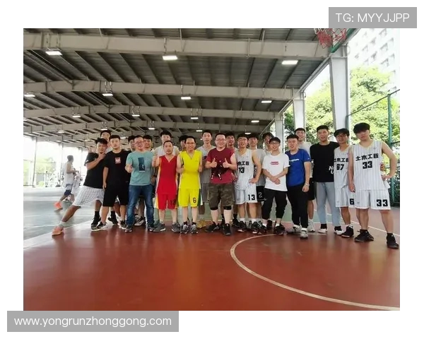 全国锦标赛回顾：杭州篮球队展现卓越耐力与团队精神的精彩表现